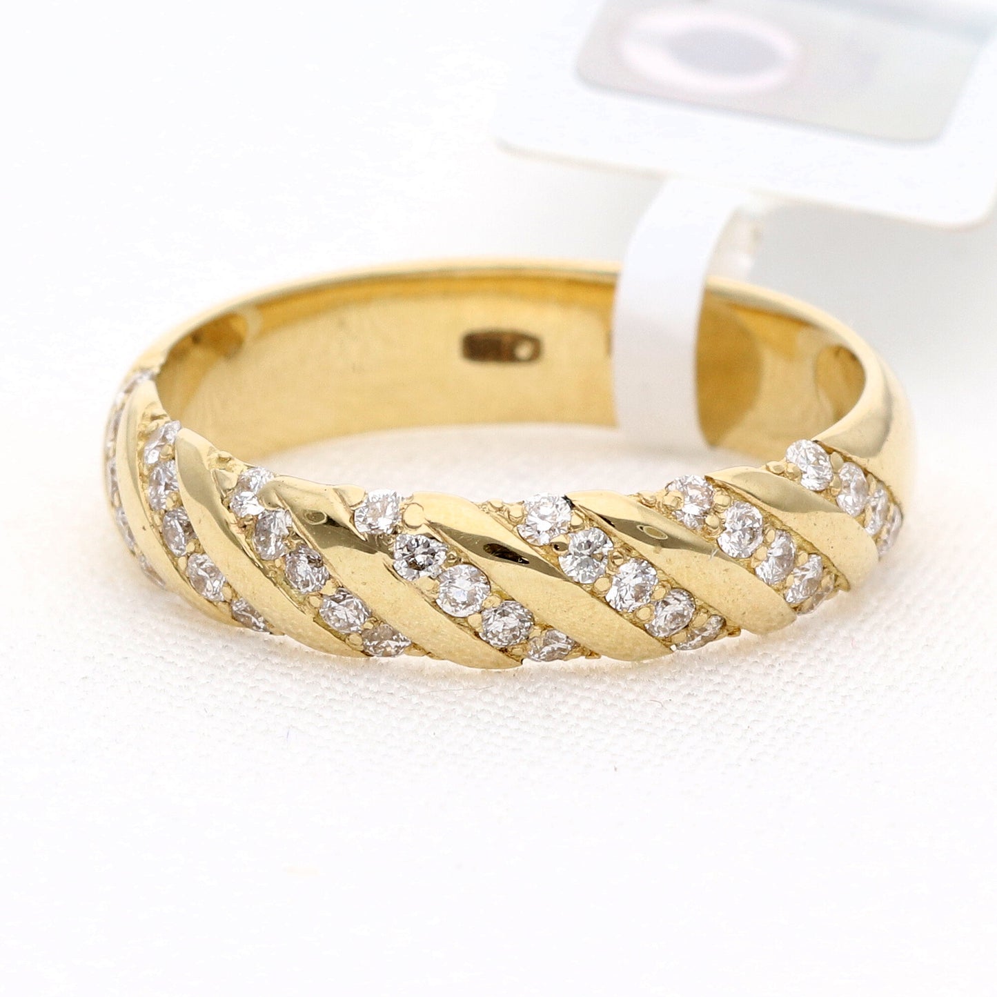 Auksinis žiedas su deimantais 0.30ct