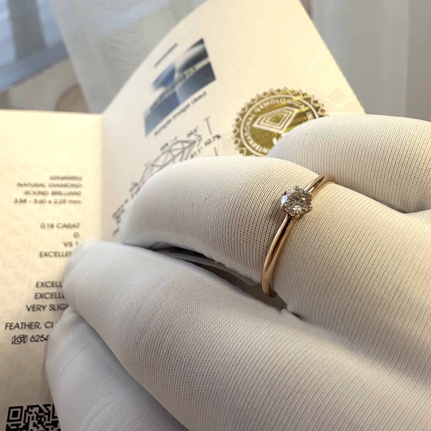 Sužadėtuvių žiedas su 0,18 ct deimantu