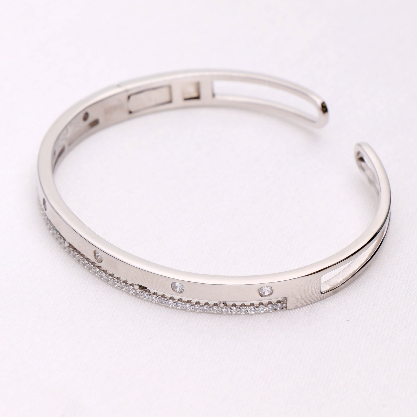 Sidabrinė apyrankė