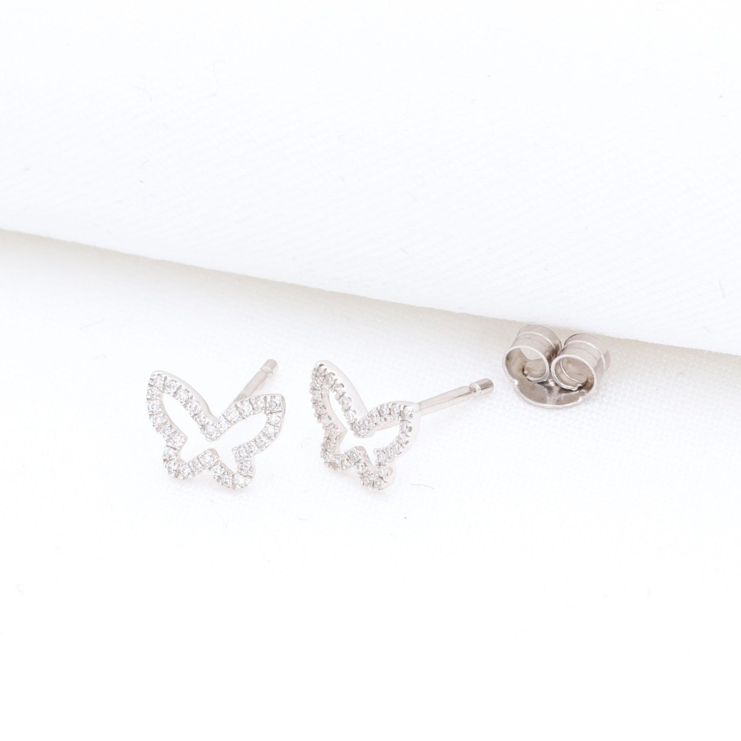 Auksiniai auskarai su deimantais