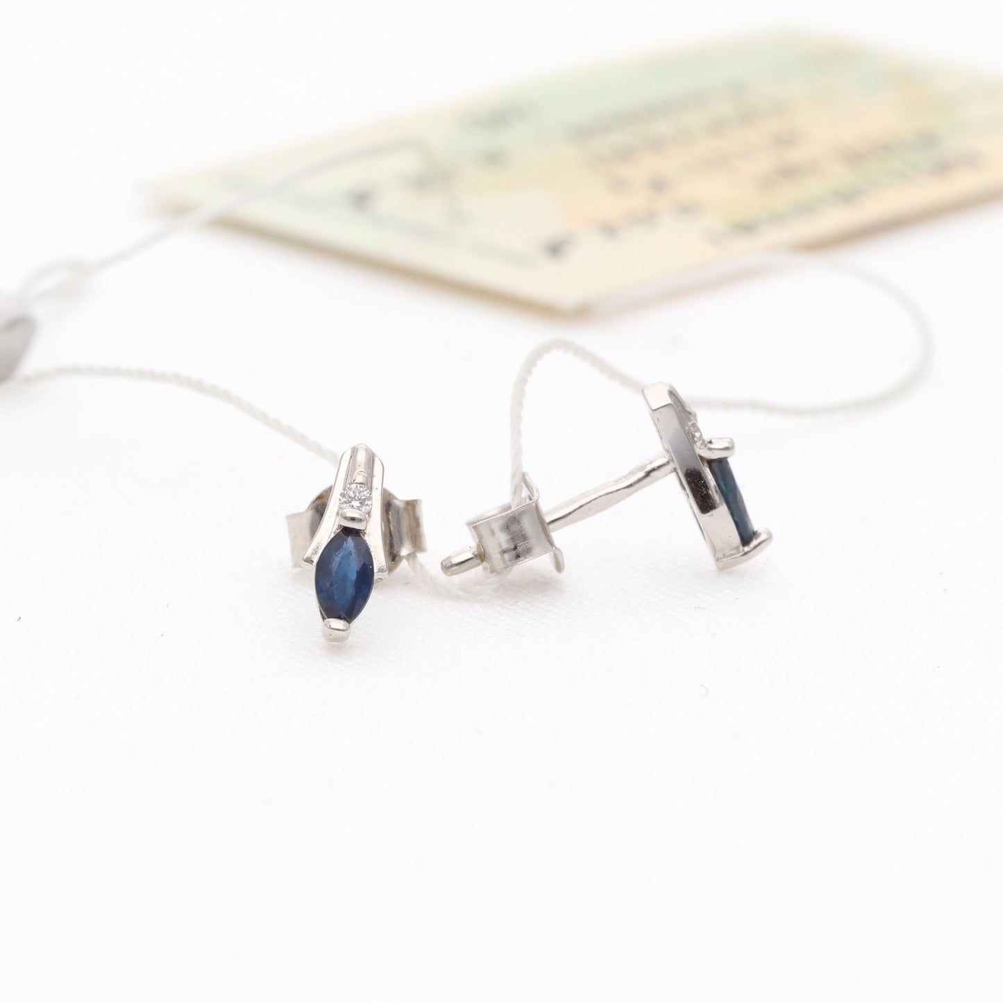 Auskarai su deimantais ir safyrais