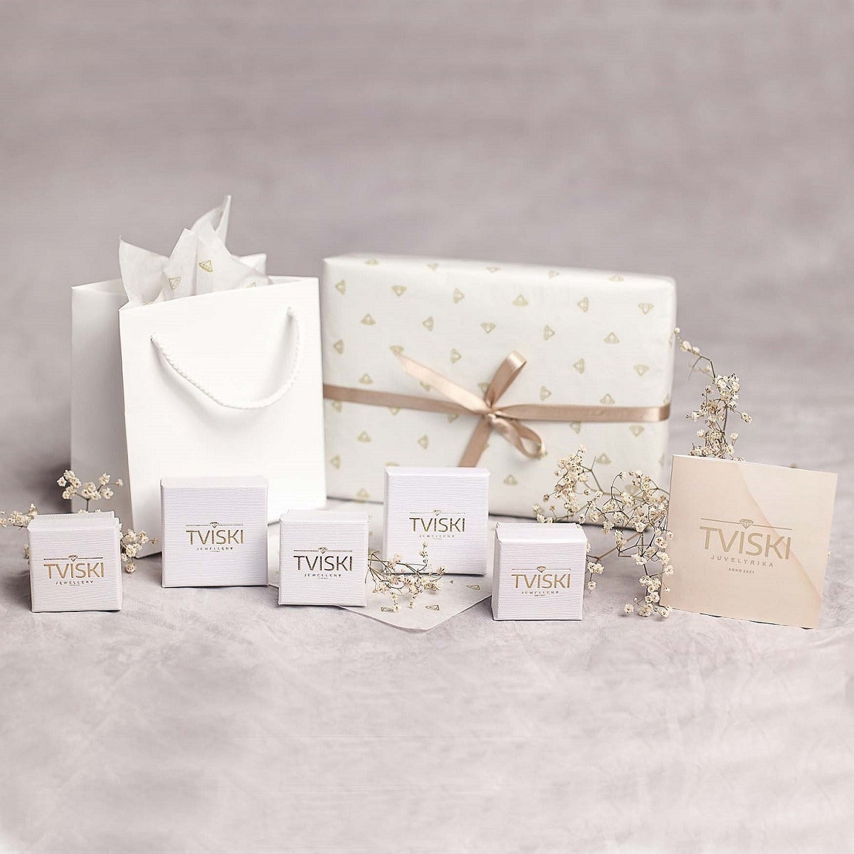 Auskarai su deimantais