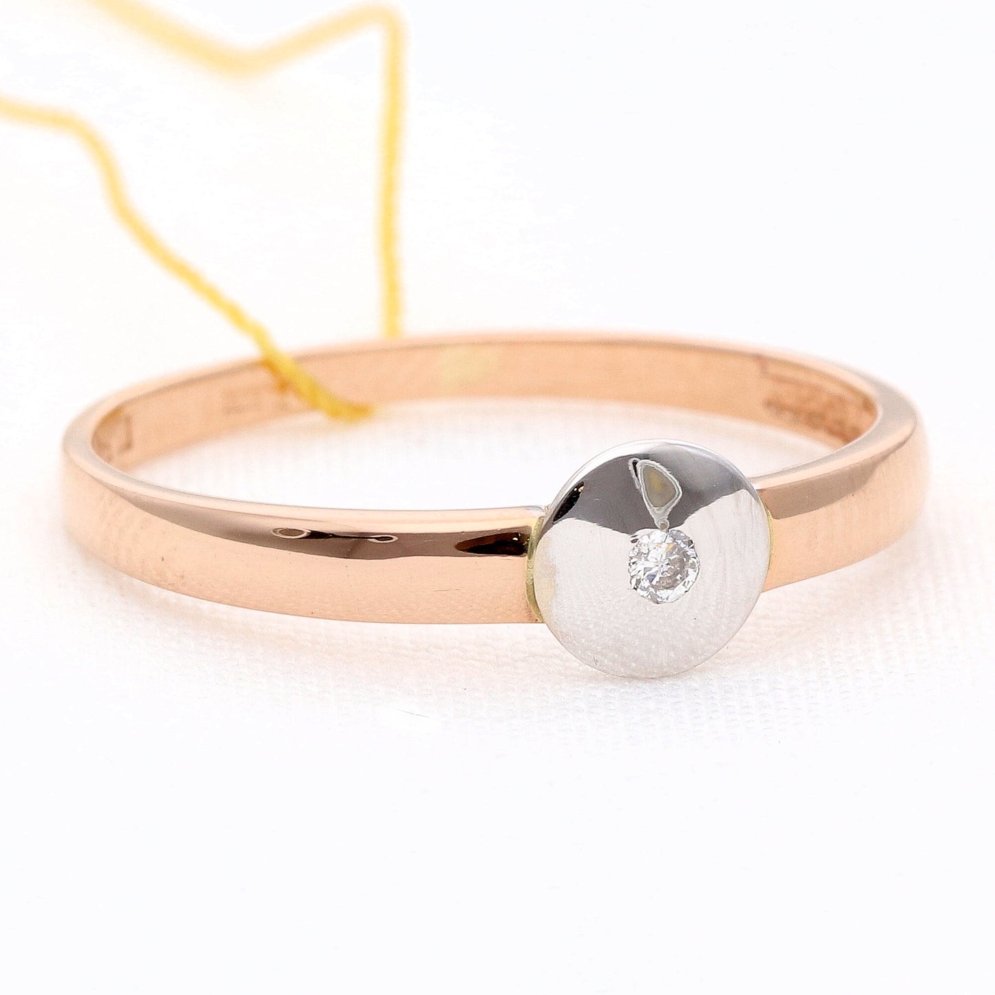Auksinis žiedas su deimantu 0.02ct