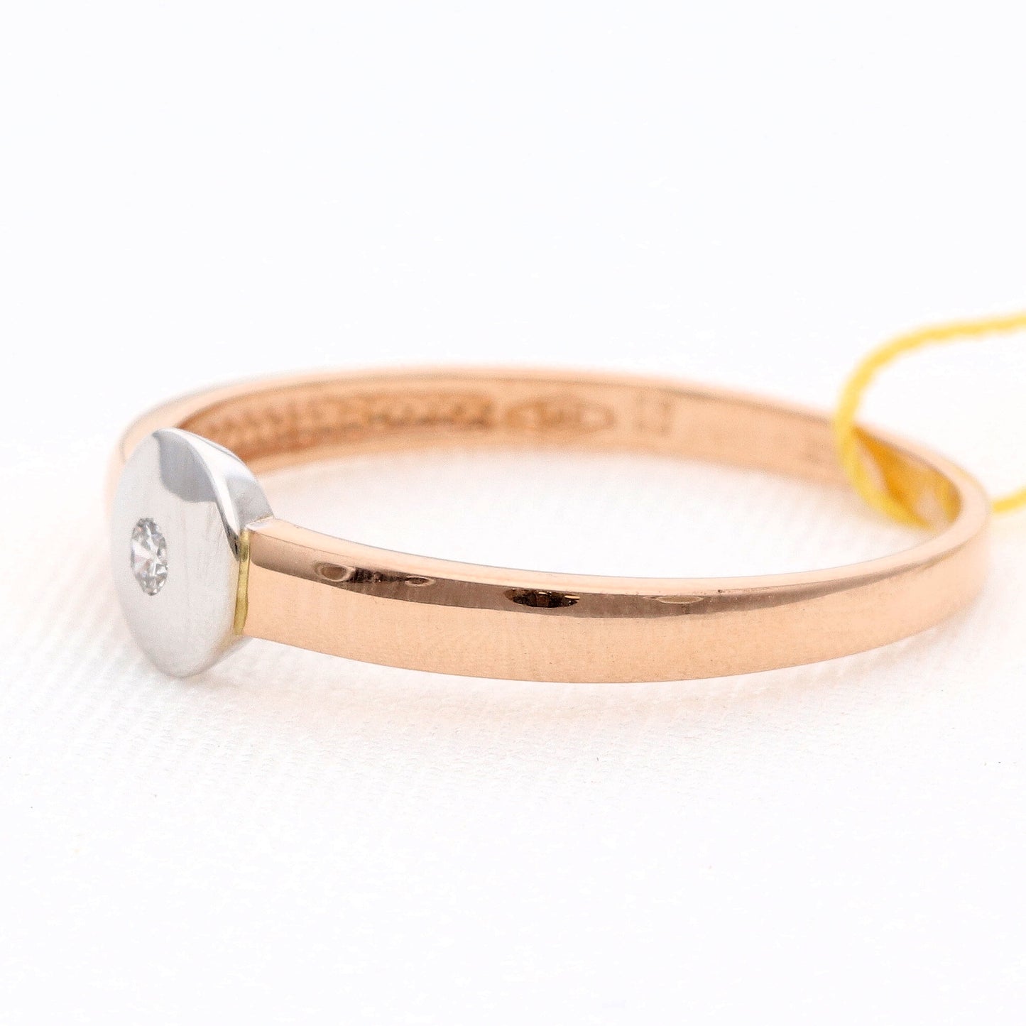 Auksinis žiedas su deimantu 0.02ct