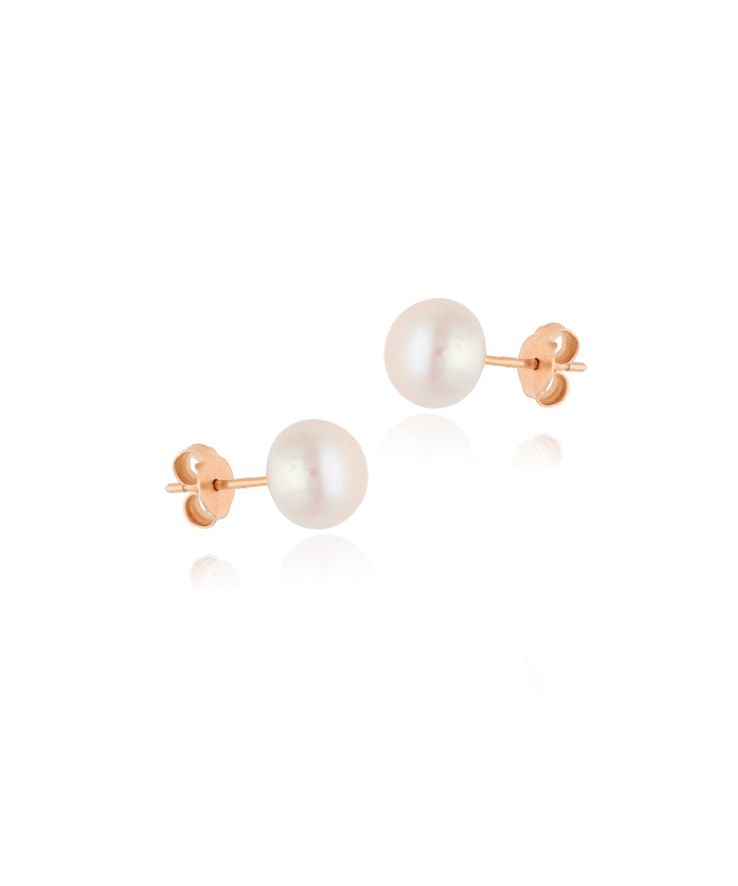 Auksiniai auskarai su natūraliais perlais – subtili elegancija