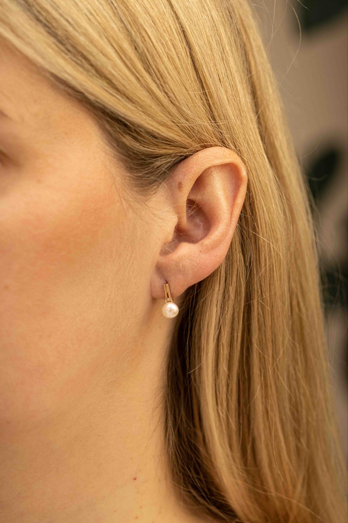 auksiniai-auskarai-su-perlais-4