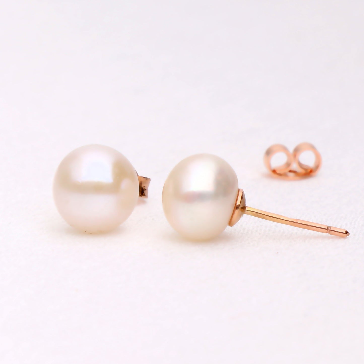 Elegantiški auksiniai auskarai su perlais 585 – klasikinis moteriškas aksesuaras