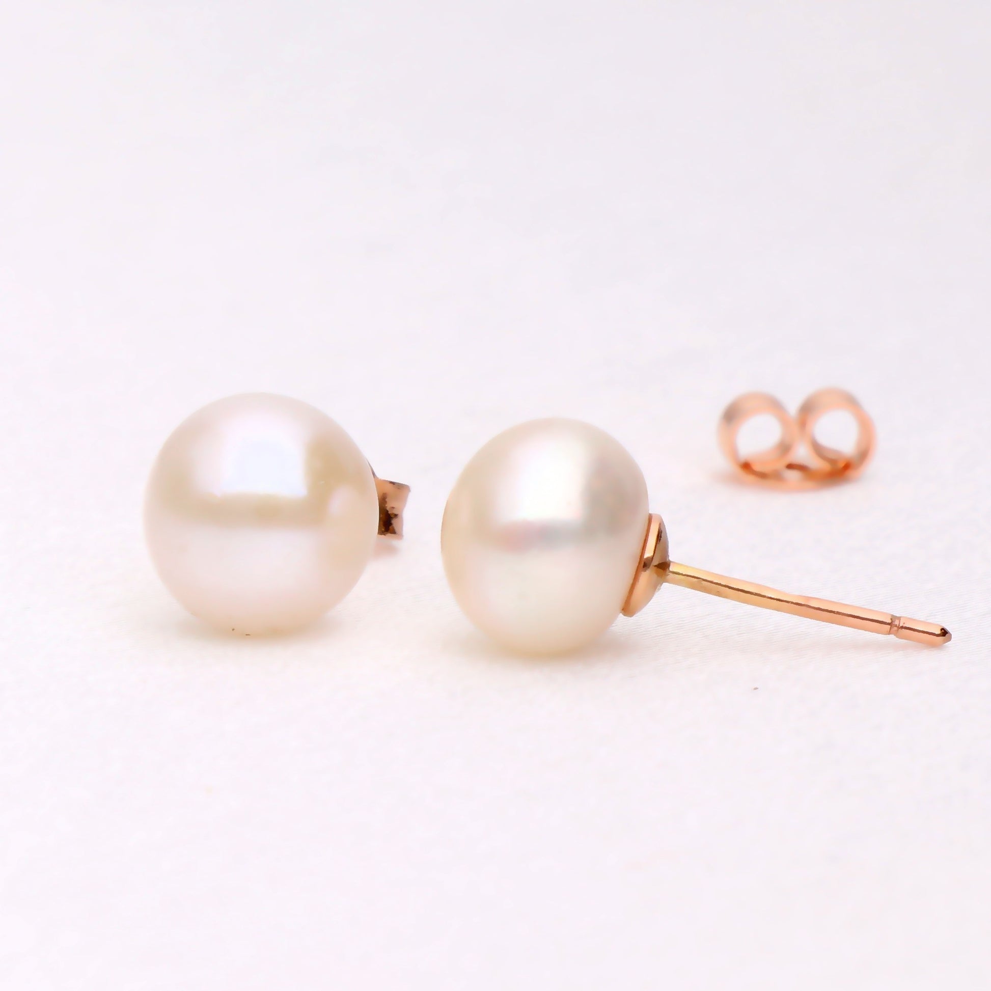 Elegantiški auksiniai auskarai su perlais 585 – klasikinis moteriškas aksesuaras