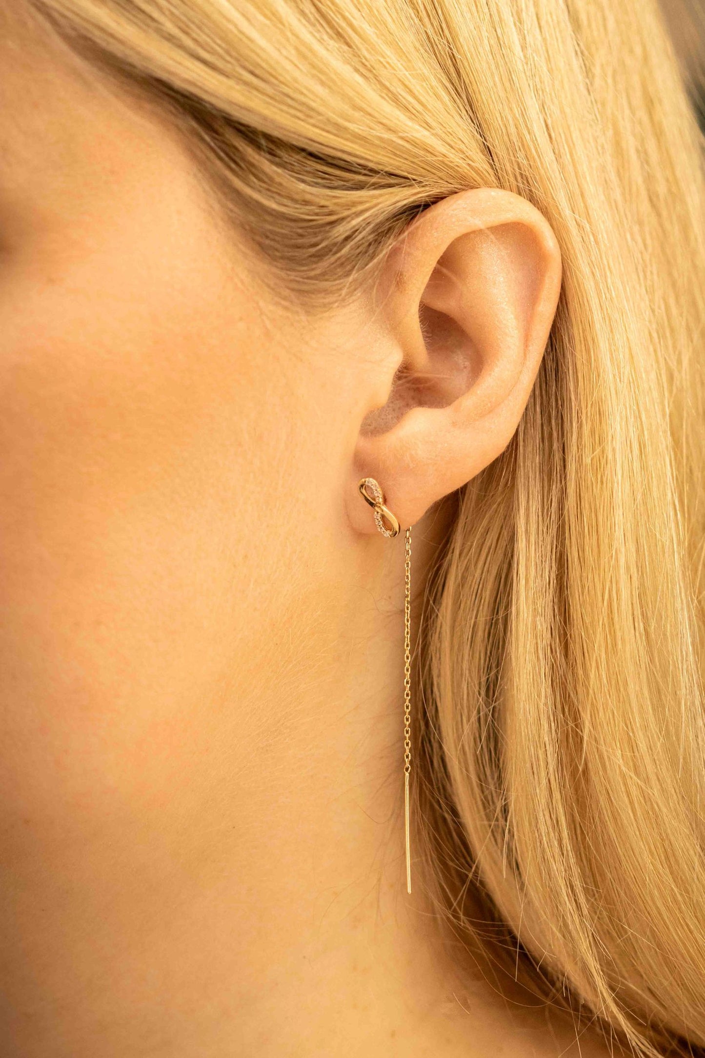 Auksiniai perveriami auskarai iš raudono aukso, grandinėlės modelis