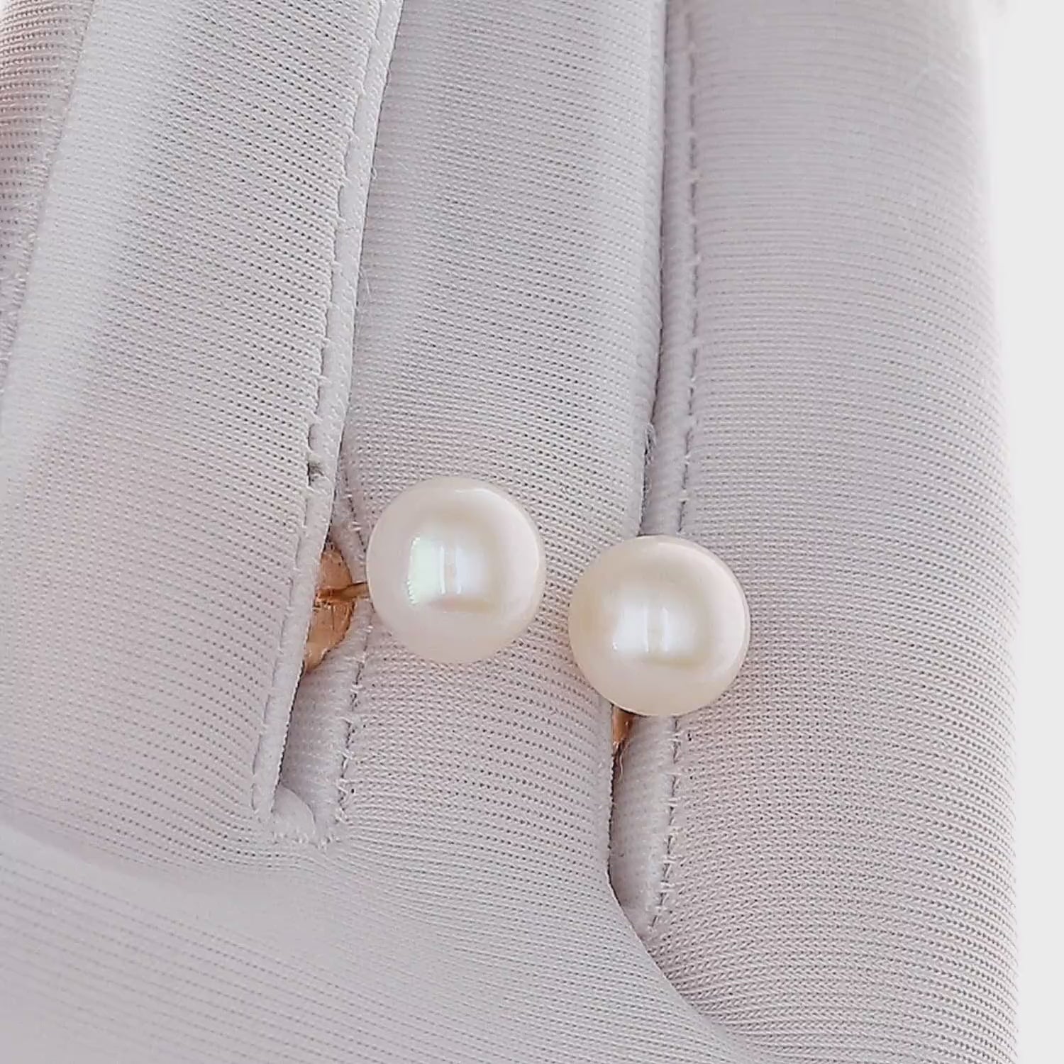 auksiniai-auskarai-su-perlais-585-video