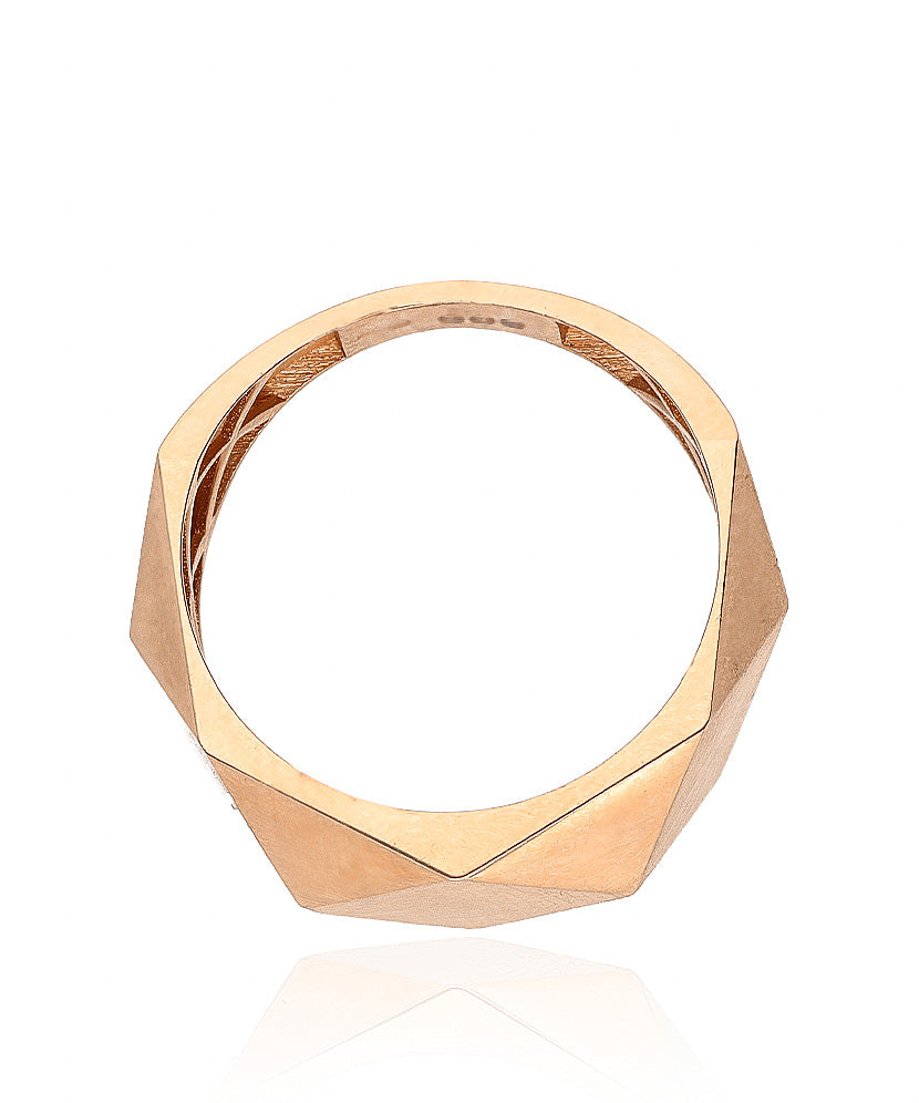 Modernus auksinis žiedas